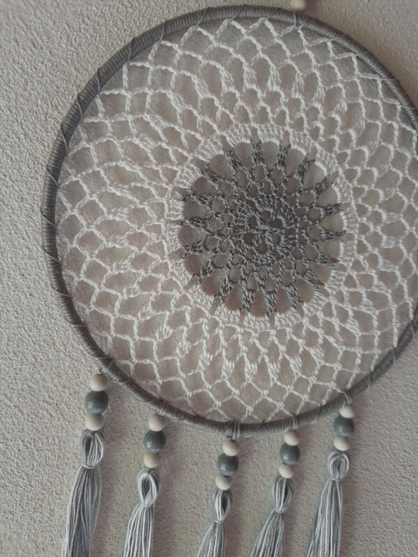 Lapač snů šedý - 15 x 32 cm 