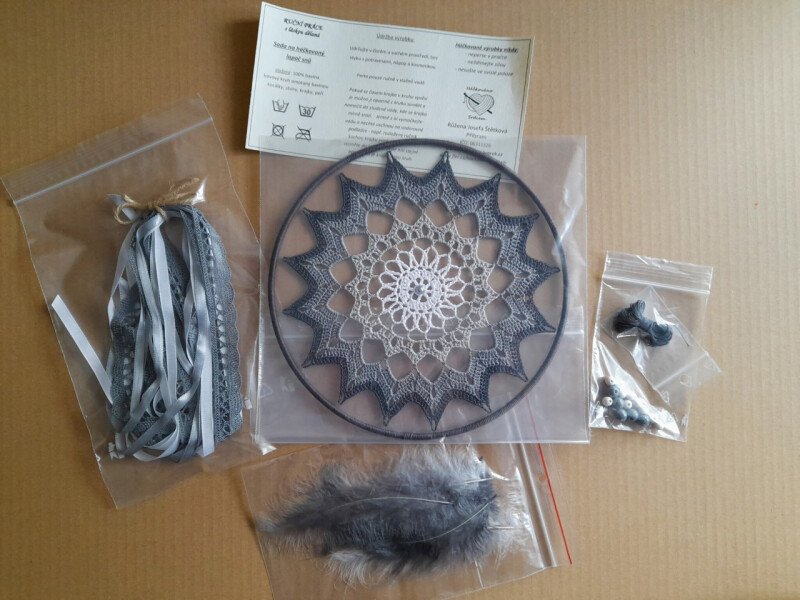 Lapač snů ŠEDIVÝ - sada k sestavení (20 cm)