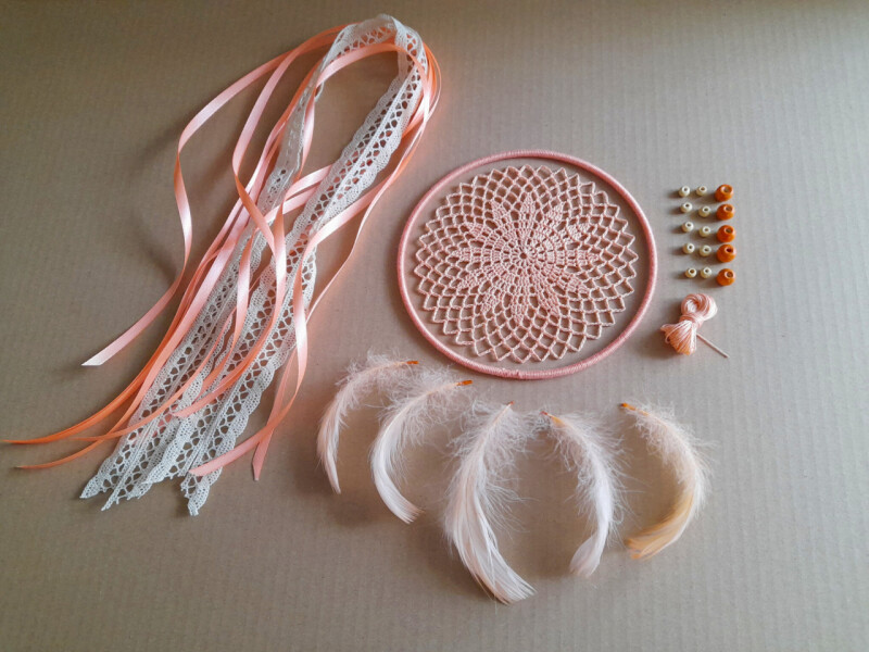 Lapač snů LOSOSOVÝ - sada k sestavení (15 cm) 