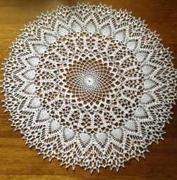 Háčkovaná dečka (ubrus)  63-65 cm