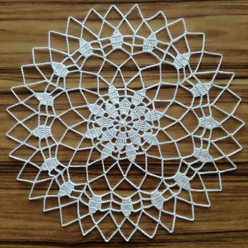 Krajka 25 cm (s korálkem)